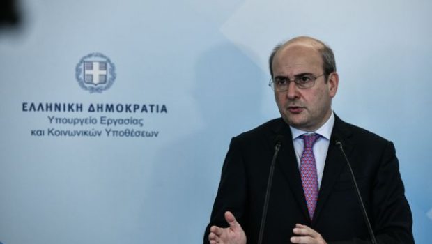 Χατζηδάκης: Τι είπε για την αύξηση στον κατώτατο μισθό