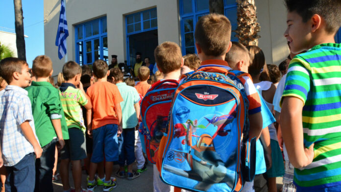 Χωρίς μάσκες και τεστ το άνοιγμα των σχολείων