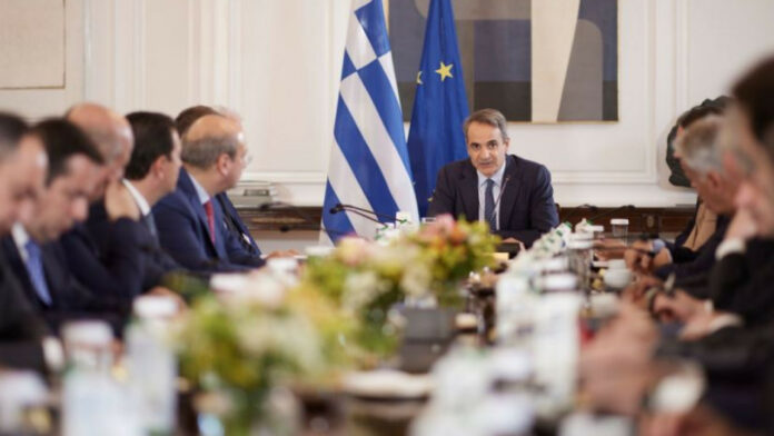Live-η-ομιλία-Μητσοτάκη-στο-υπουργικό.jpg