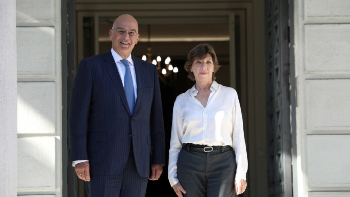 Live οι δηλώσεις από τη συνάντηση του Νίκου Δένδια με την Καθρίν Κολονά