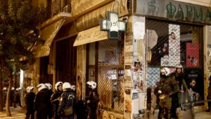 Ένταση στα Εξάρχεια για την κατασκευή σταθμού μετρό – Τρεις προσαγωγές