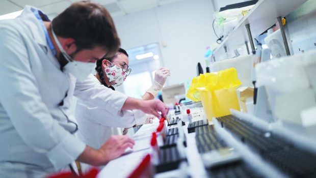 Έρευνα: Πώς η ρύπανση του αέρα μπορεί να πυροδοτήσει καρκίνο των πνευμόνων σε όσους δεν κάπνισαν ποτέ