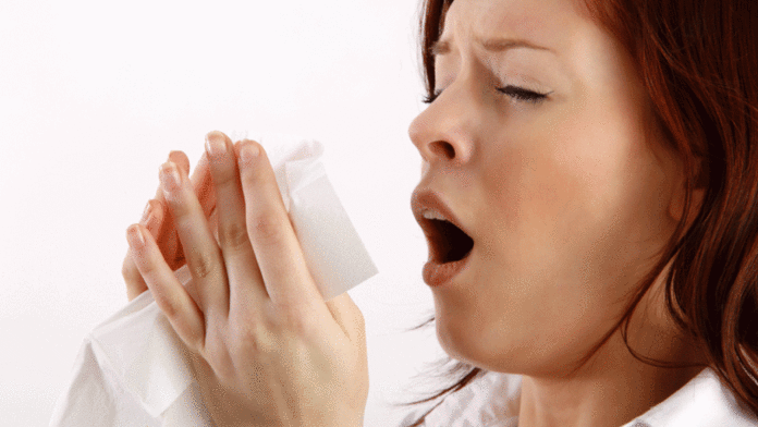 Γρίπη: Γιατί εμφανίστηκε δύο μήνες νωρίτερα – Εξηγεί ο Γκίκας Μαγιορκίνης