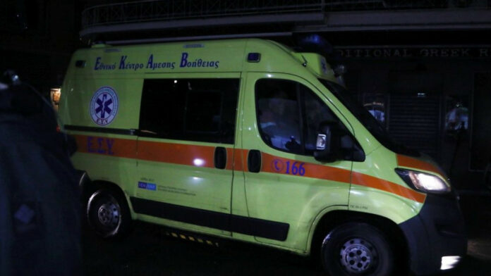 Γυναίκα βρέθηκε αιμόφυρτη σε πεζοδρόμιο στην Κυψέλη