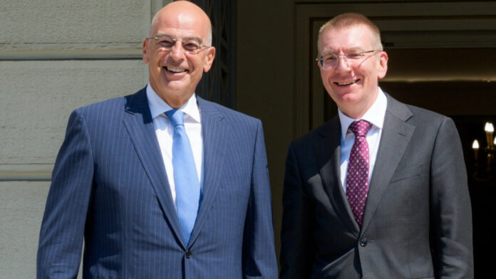 Δένδιας: Τα όργανα του ΝΑΤΟ πρέπει να σέβονται το σύνολο των συμμάχων