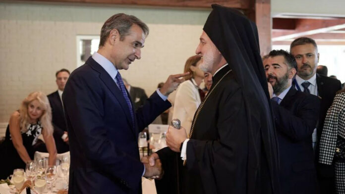 Ελπιδοφόρος σε Μητσοτάκη: Σε περίοδο αβεβαιότητας, συνεχίζετε να επιδεικνύετε τις απαιτούμενες ηγετικές ικανότητες