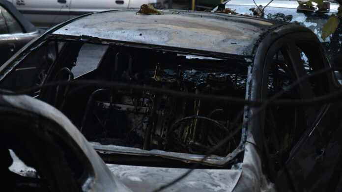 Εμπρησμοί αυτοκινήτων σε Ίλιο, Μενίδι και κέντρο Αθήνας
