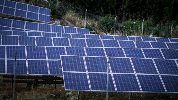 Επιδότηση-για-εγκατάσταση-250000-μικρών-φωτοβολταϊκών-Πως-θα-εφαρμοστεί.jpeg
