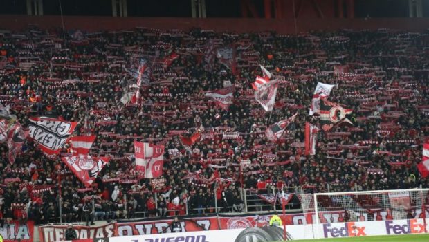 Ερυθρόλευκη… τρέλα: Εφυγαν πάνω 400 διαρκείας σε μια ημέρα!