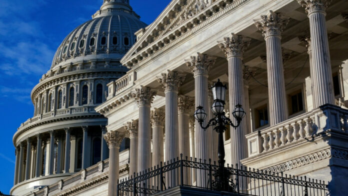 ΗΠΑ: Δεκαετής κάθειρξη σε πρώην αστυνομικό που συμμετείχε στα επεισόδια στο Καπιτώλιο