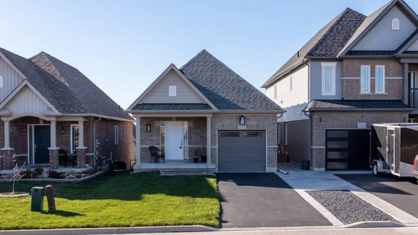 ΗΠΑ: Προσαρμοσμένη στα δεδομένα της εποχής η λίστα γάμου των νέων ζευγαριών – Μετρητά για αγορά ή ανακαίνιση σπιτιού