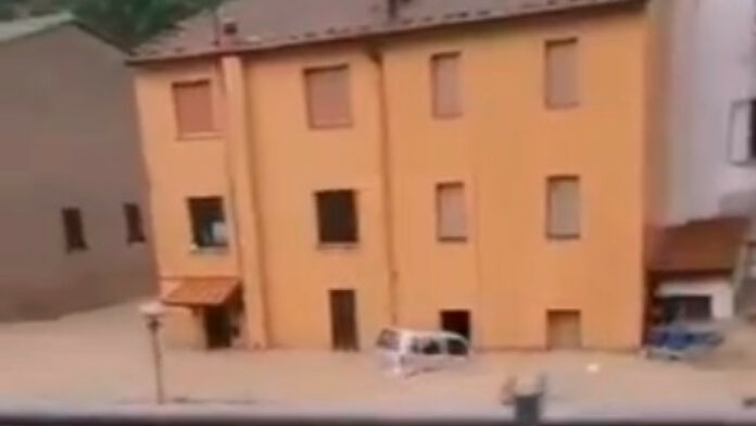 Θεομηνία στην Ιταλία: Επτά νεκροί, τρεις αγνοούμενοι – Δείτε βίντεο