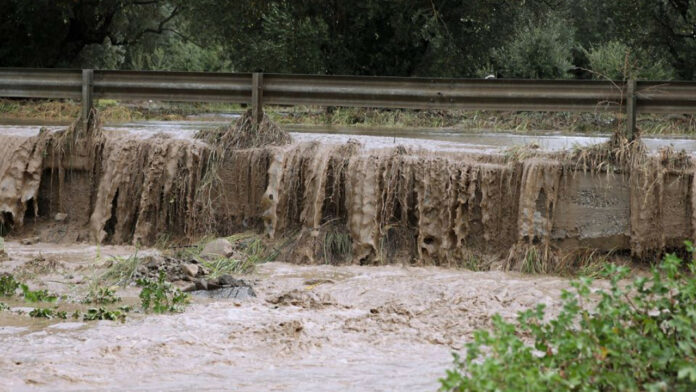 Θεσσαλονίκη- Kακοκαιρία: 780 κλήσεις δέχθηκε η Πυροσβεστική