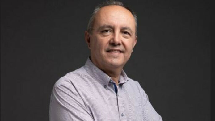 Θεόδωρος Καράγλου: Διαγνώστηκε με καρκίνο του μαστού λιγο πριν από τον γάμο του γιου του