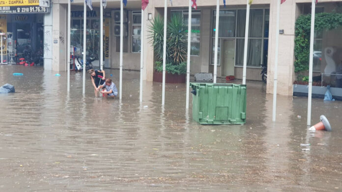 Κακοκαιρία: Ισχυρές βροχές στη Θεσσαλονίκη