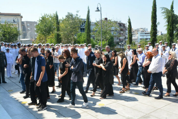 Κηδεύτηκε η 19χρονη ναυτική δόκιμος στη Λάρισα