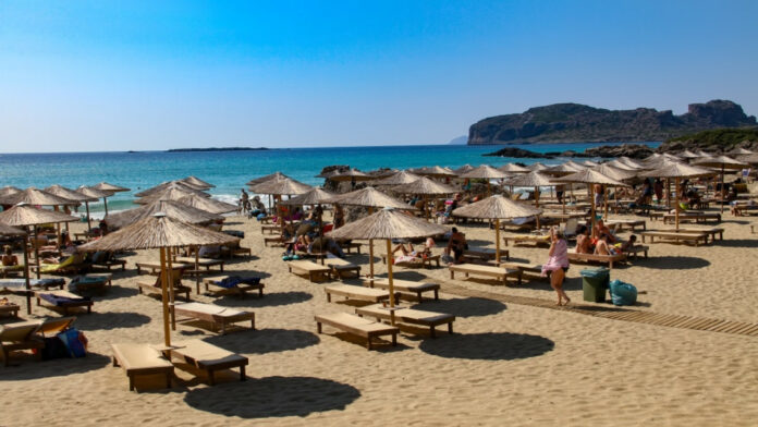 Κρήτη: Φοιτητές και καθηγητές δεν βρίσκουν σπίτι – Κοιμούνται σε αυτοκίνητα, παραλίες