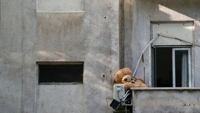 Κόρες κατήγγειλαν τη μητέρα τους στην αστυνομία ότι τις κλείδωσε στην αποθήκη της ταράτσας