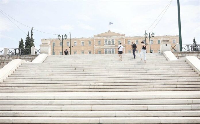 Μειώνει-την-κατανάλωση-και-η-Βουλή.jpg
