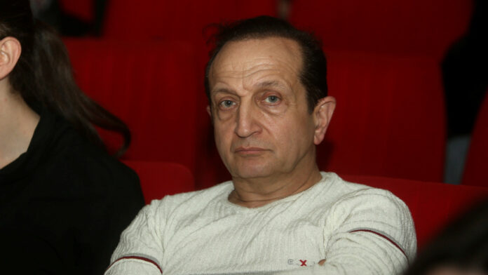 Νέα ένταση στη δίκη Φιλιππίδη: Έξαλλος ο Σπύρος Μπιμπίλας, πέταξε λαχεία στη συνήγορο υπεράσπισης