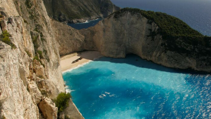 Ναυάγιο: Κίνδυνος κατάρρευσης σε περίπτωση σεισμού