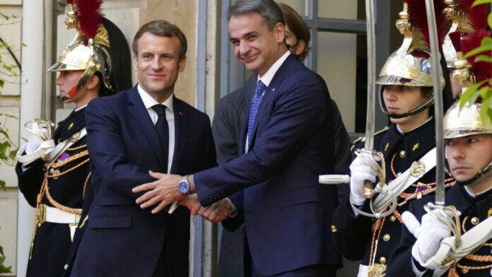 Ο Μητσοτάκης στο Παρίσι: Η ατζέντα της συνάντησης με Μακρόν