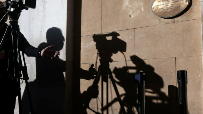 Παρακολουθήσεις: Ξεκινά η εξεταστική – Τα πρόσωπα, οι διαφωνίες, το χρονοδιάγραμμα