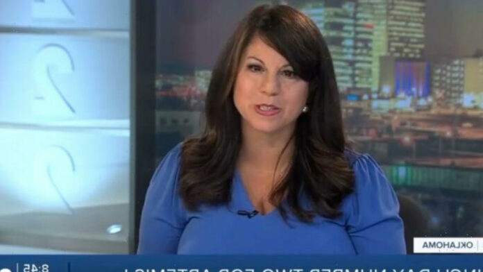 Παρουσιάστρια ειδήσεων παθαίνει εγκεφαλικό στον αέρα του δελτίου – Βίντεο