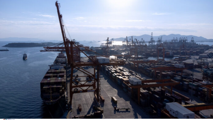 Πειραιάς: Τραυματίστηκε 55χρονος εργαζόμενος του ΟΛΠ μετά από πτώση σε προβλήτα