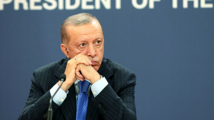 Προκλητικός και πάλι ο Ερντογάν: «Η Ελλάδα δεν είναι ισότιμη με εμάς»
