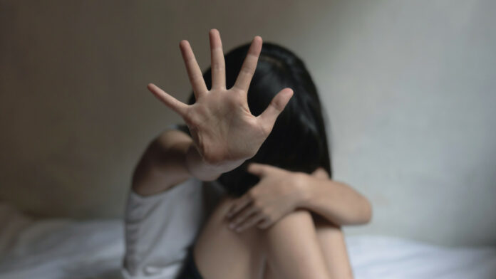 Προφυλακιστέος συνταξιούχος εκπαιδευτικός – Κατηγορείται για γενετήσιες πράξεις με ανήλικους