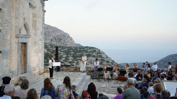 Σίκινος – Σακελλαροπούλου: Στο μνημείο της Επισκοπής εγγράφονται επάλληλα στρώματα της ιστορίας του ελληνισμού