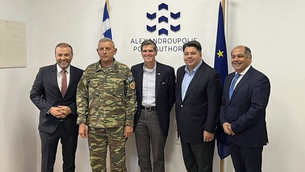 Στο λιμάνι της Αλεξανδρούπολης ο πρέσβης των ΗΠΑ Τζορτζ Τσούνης