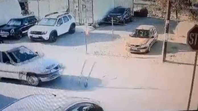 Συγκλονιστικό βίντεο: ΙΧ παρέσυρε πατίνι