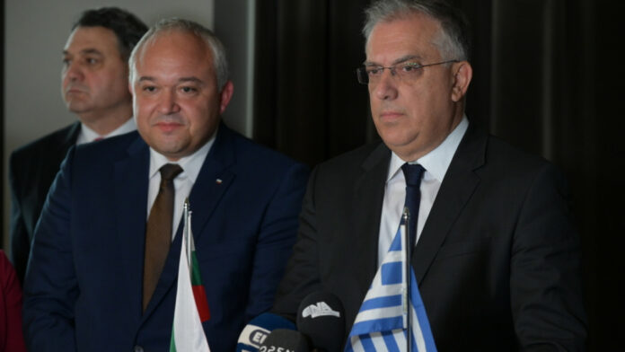 Συνάντηση Θεοδωρικάκου-Ντεμερτζίεφ για το μεταναστευτικό