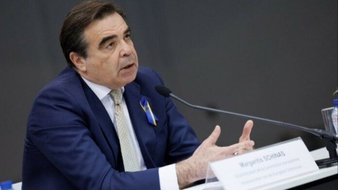 Σχοινάς: Όσοι δεν σέβονται αυτά που πρεσβεύει η ΕΕ δεν μπορούν να επωφελούνται
