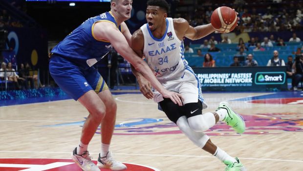 Το αγριεμένο ξεκίνημα του Γιάννη κόντρα στην Ουκρανία και η συνεργασία με τον Θανάση