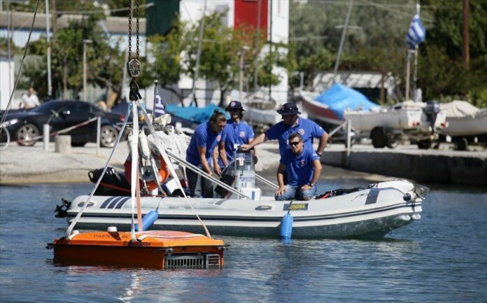 Το θαλάσσιο drone «Χαλκιόπη» μαζεύει σκουπίδια στα νερά του Θερμαϊκού