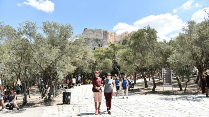 Τουρισμός-H-επιστροφή-της-Αθήνας-ως-ταξιδιωτικού-προορισμού.jpg