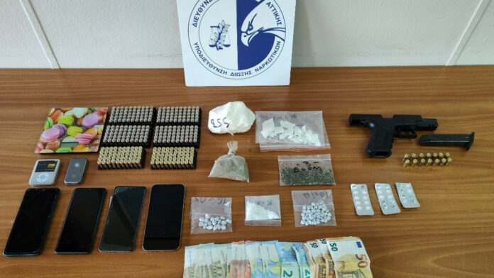 Τρεις συλλήψεις για ναρκωτικά στην Αγία Βαρβάρα – Μεγάλη επιχείρηση από την ΕΛ.ΑΣ