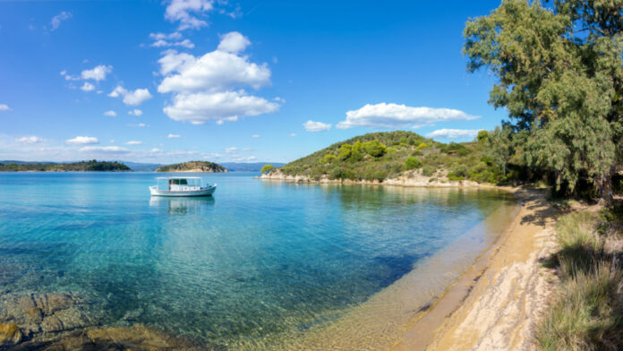 Χαλκιδική-Μήνυση-στους-υπεύθυνους-beach-bar-που-βρισκόταν-μέσα-σε.jpg