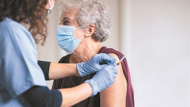 Χειμώνας με επέλαση ιώσεων | in.gr