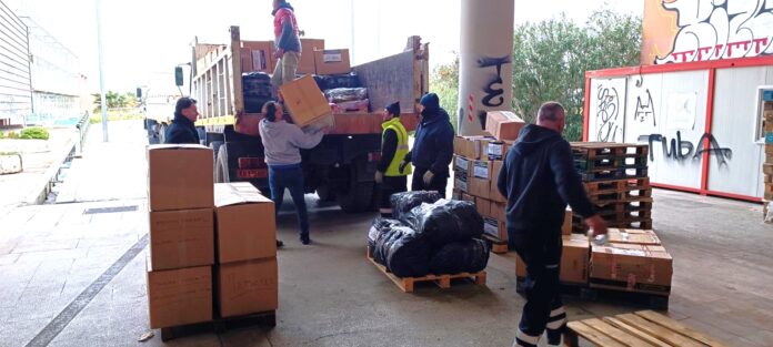 Οι πολίτες του Ελληνικού και της Αργυρούπολης έδειξαν την αλληλεγγύη τους συγκεντρώνοντας τεράστιες ποσότητες ειδών πρώτης ανάγκης