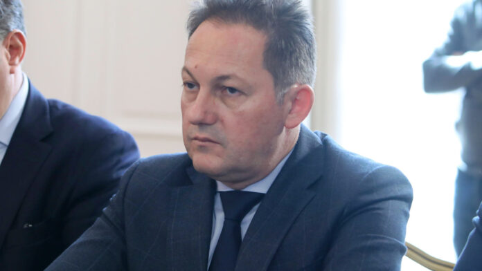 Πέτσας: Ο ΣΥΡΙΖΑ προσπαθεί να δημιουργεί σκιές για να κρυφτεί