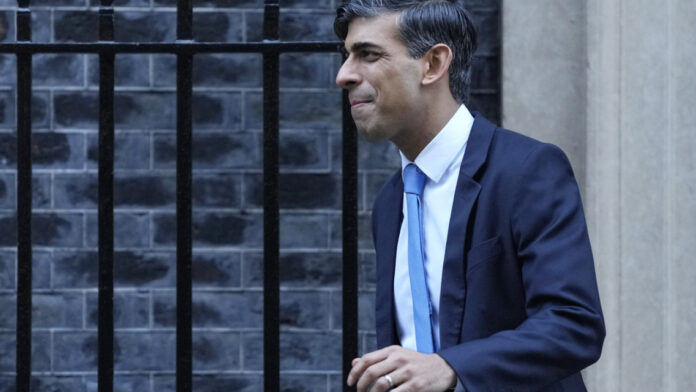 Βρετανία: Ο Σούνακ ποντάρει σε μερικές ψήφους αποκαλύπτοντας την λατρεία του στα γλυκά