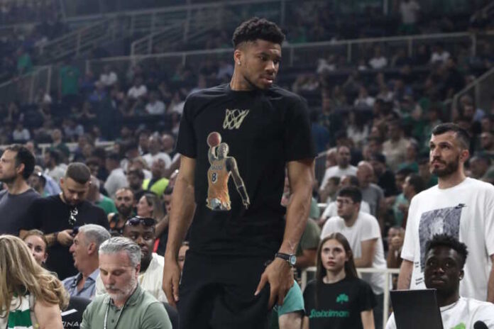 Ο Γιάννης Αντετοκούνμπο στο ΟΑΚΑ για το Παναθηναϊκός – Ολυμπιακός