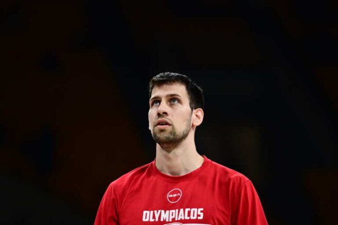 Ολυμπιακός: «Τελειώνει» ο Μιχάλης Λούντζης