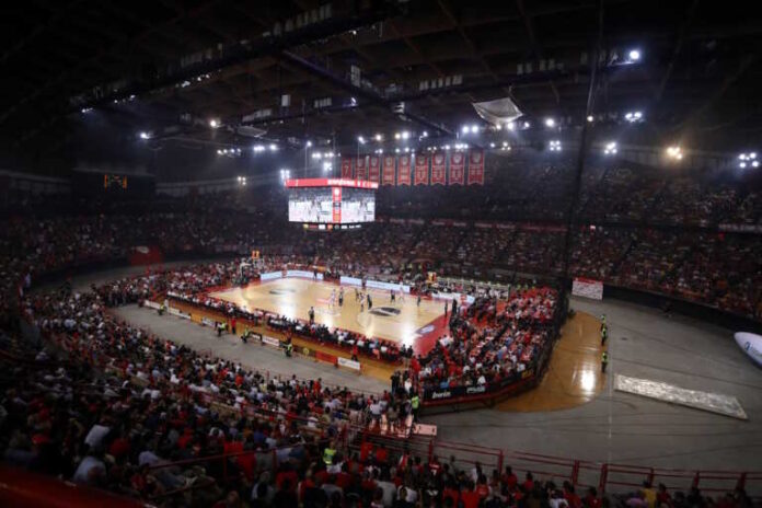 Παναθηναϊκός – Ολυμπιακός: Πρόστιμο στους Πειραιώτες, απαλλάχθηκε ο Σερέλης