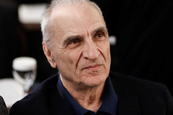 Γιώργος Βαρεμένος: «Η συμπεριφορά Οικονόμου έχει ποινική διάσταση» – «Χτυπά Τσίπρα γιατί φοβάται πιθανή επιστροφή του»