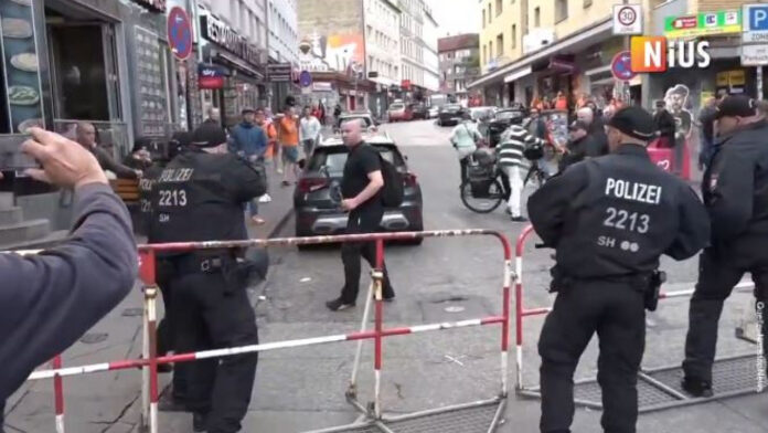 Αμβούργο: Ανδρας απειλούσε με τσεκούρι πριν τον αγώνα Ολλανδία -Πολωνία